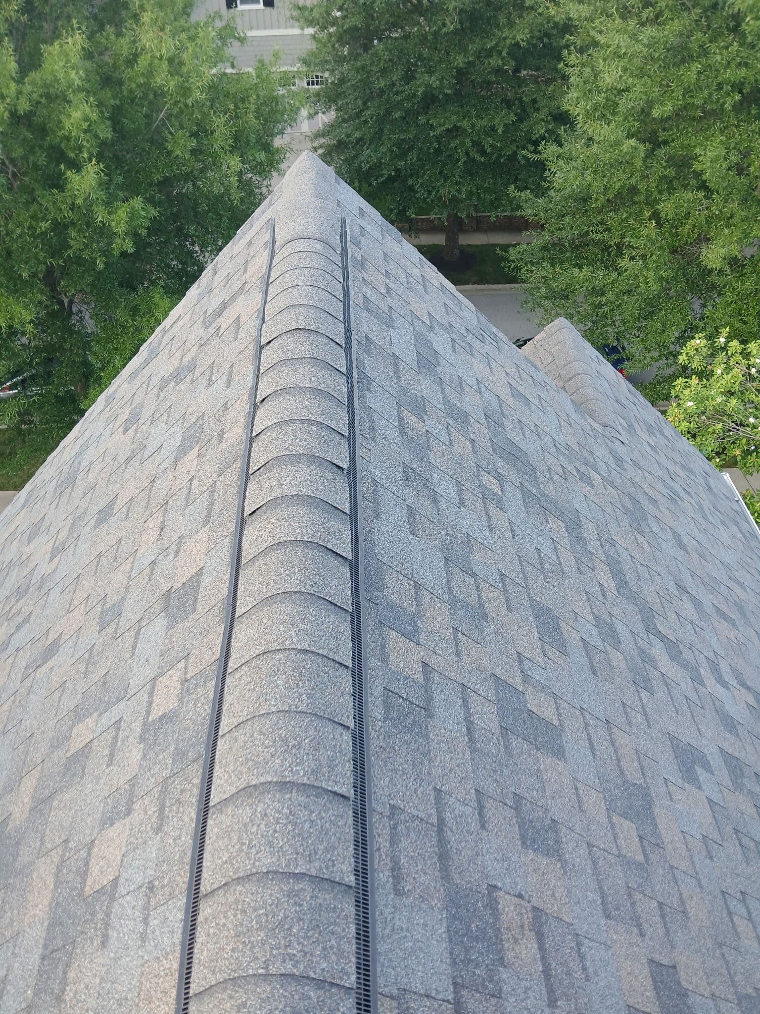 Gallery photos for Owens Corning Duration Peppercorn Shingles That Actually Pop: Image #1